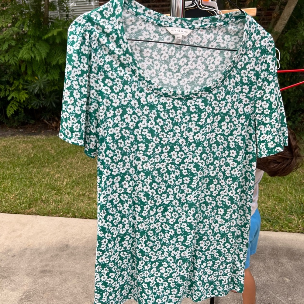 Lucky Brand Green Floral Short Sleeve Top